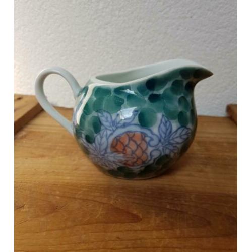 Arita porselein melk kannetje