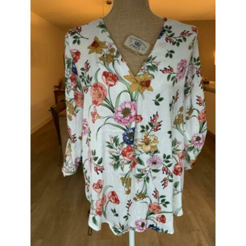Gebloemde top maat XL