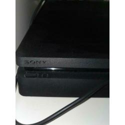 Playstation 4 + 3 controllers + 7 games
