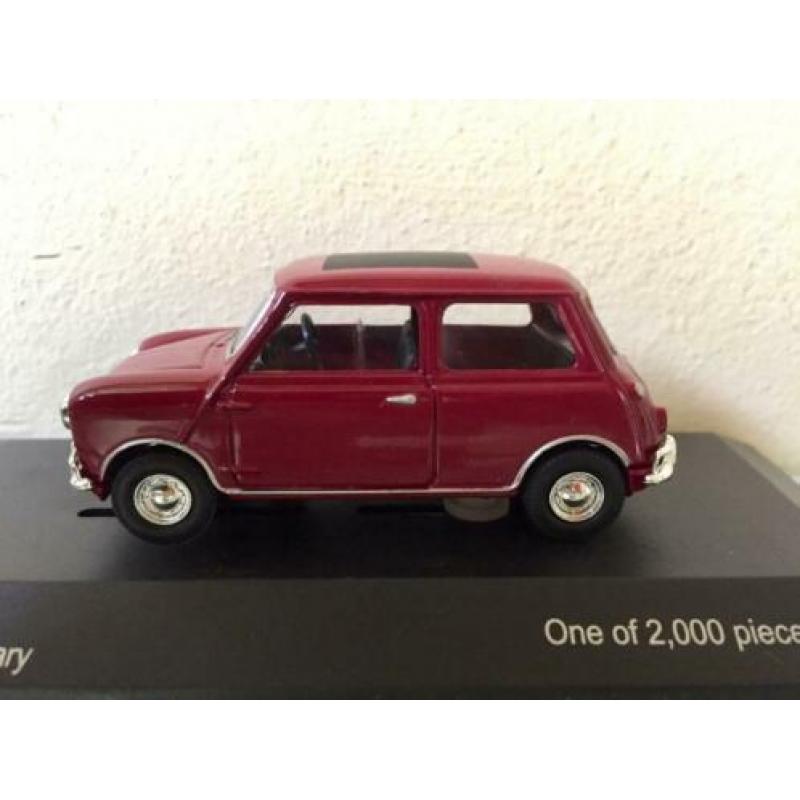 Morris Mini - Cherry Red. Vanguards VA01309