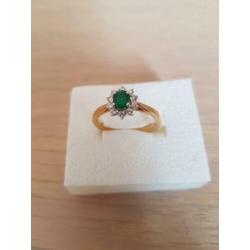 Gouden Ring met Smaragd en diamant 18 karaat