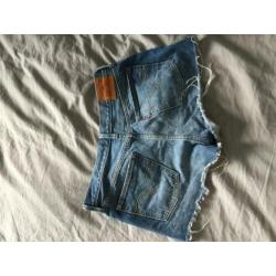 Levi’s short