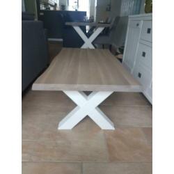 Eiken salontafel "light grey oak" met witte metalen X-poot
