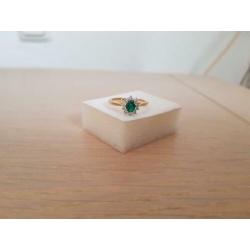 Gouden Ring met Smaragd en diamant 18 karaat