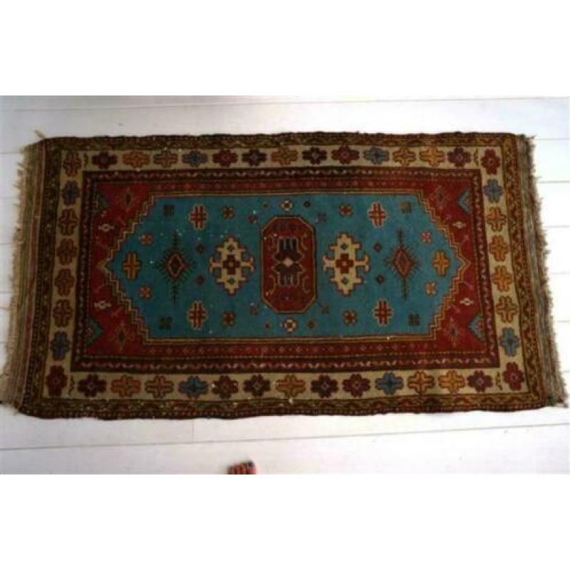 Oud kleed in prima kleuren