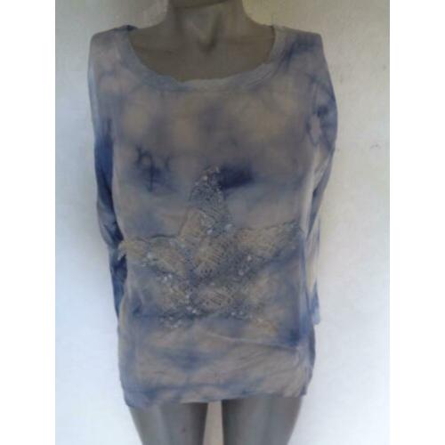 mooi blauw wit blousje met pailletten maat M