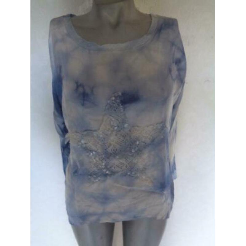 mooi blauw wit blousje met pailletten maat M
