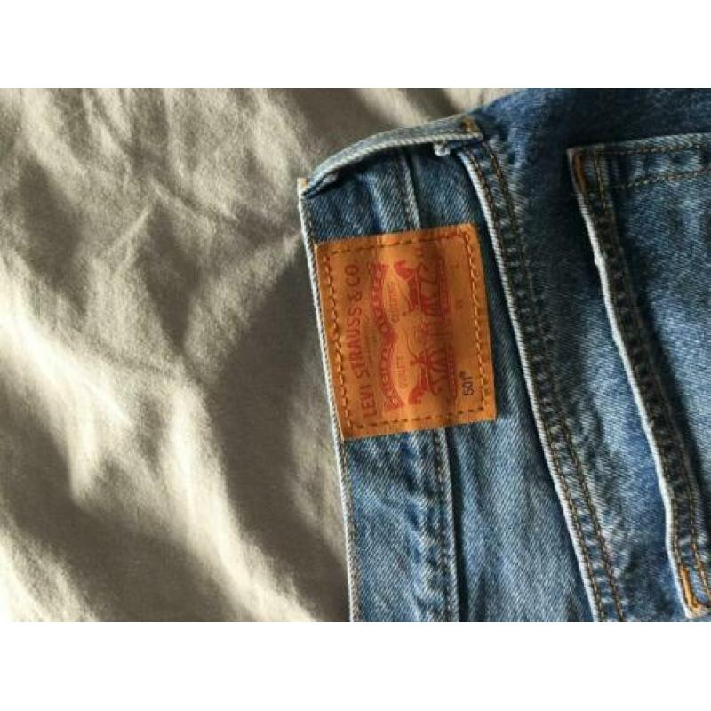 Levi’s short