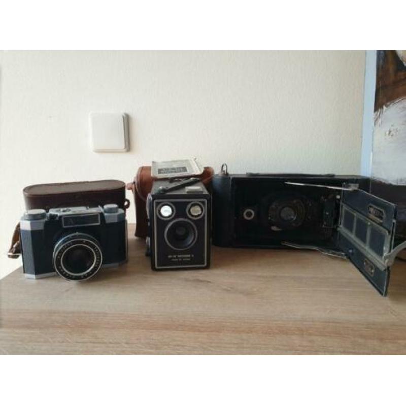 3 VINTAGE camera's
