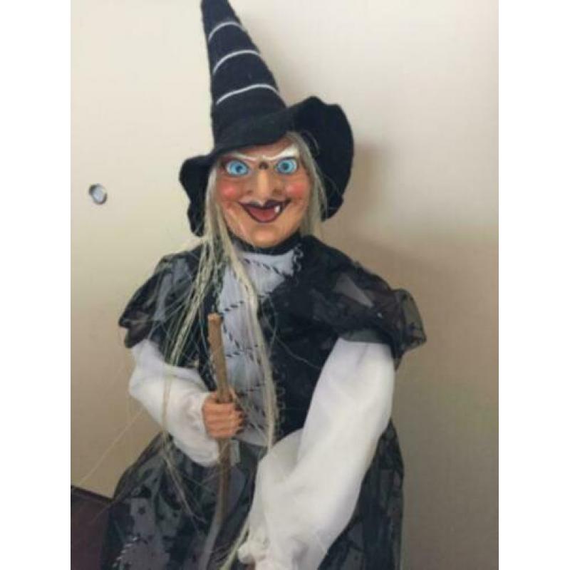 Halloween heks met licht en geluid