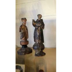 Twee houten beelden