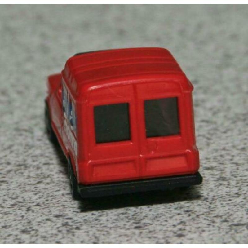 Fiat Fiorino rood. Merk: Praliné
