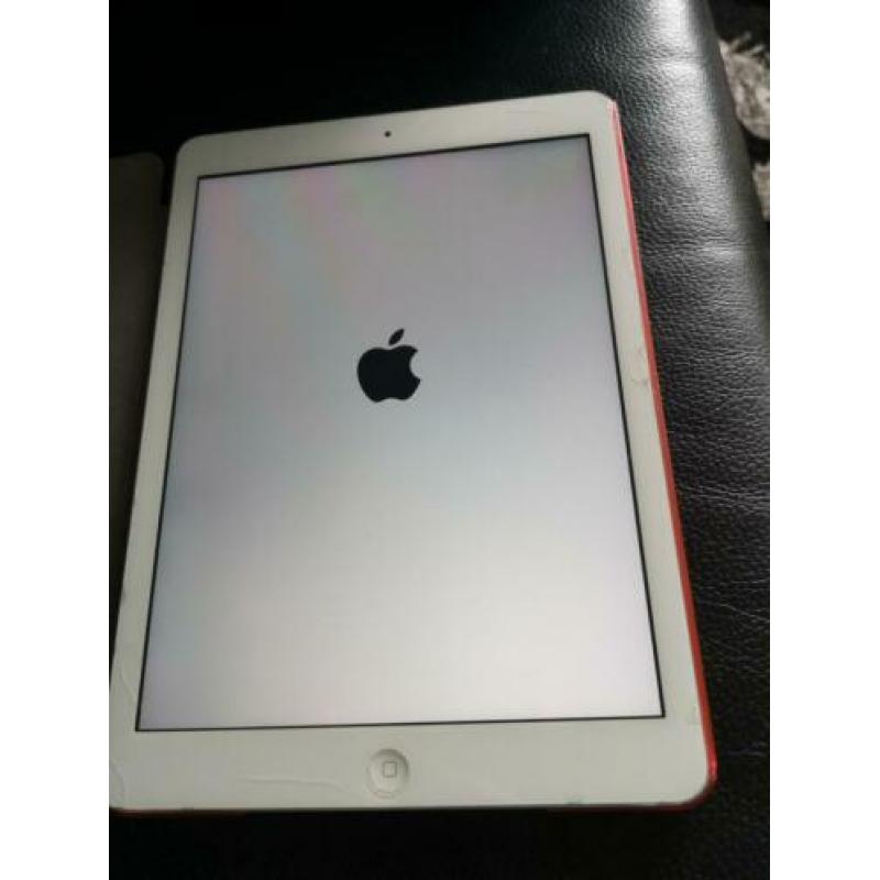 ipad air, 2 jaar oud. in perfecte staat.