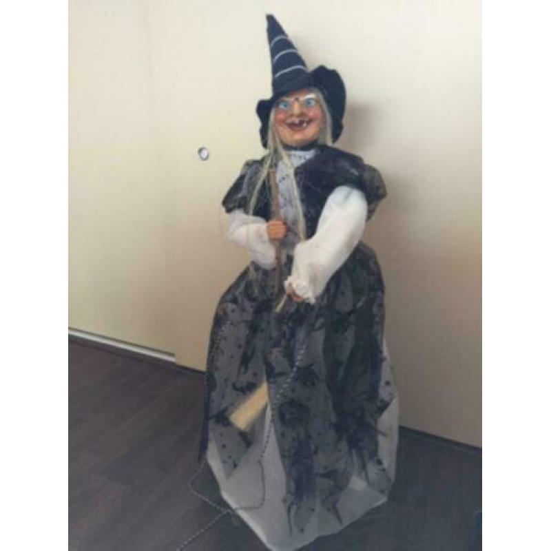 Halloween heks met licht en geluid