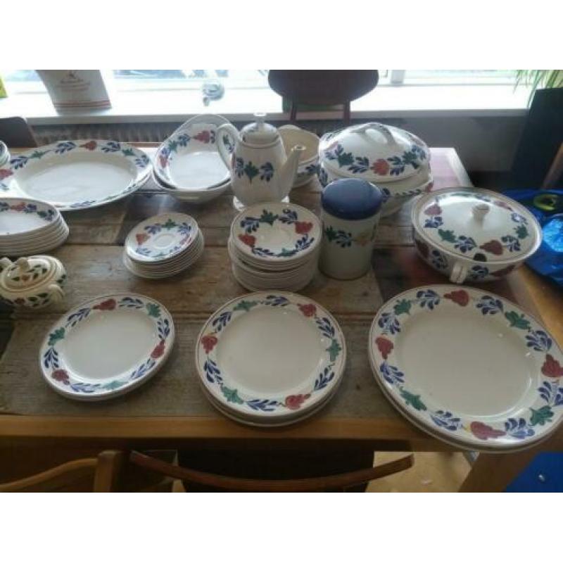 Boerenbont servies, Maastricht, Regout en Sphinx