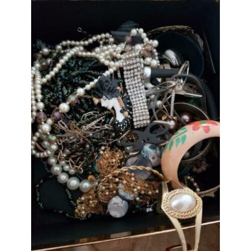 Lot vintage sieraden