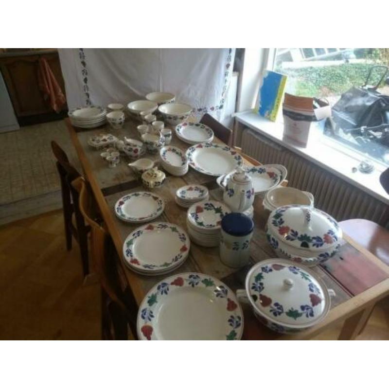 Boerenbont servies, Maastricht, Regout en Sphinx