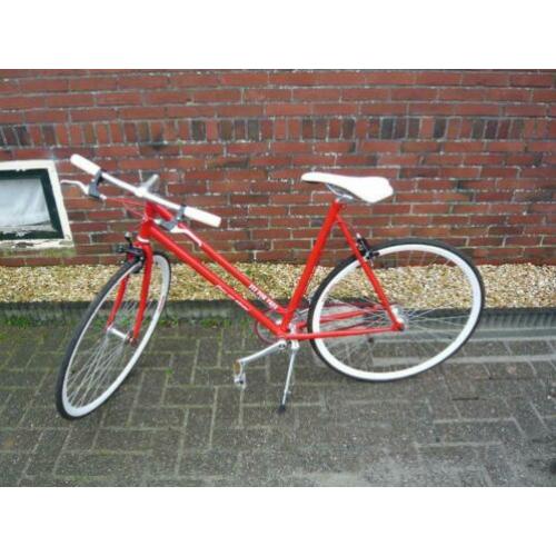 aangeboden nieuw sportfiets dames rood en wit €150,-