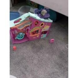 Pet shop club huis