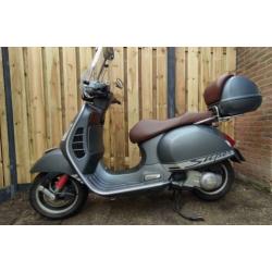 Vespa 300GTS overcompleet