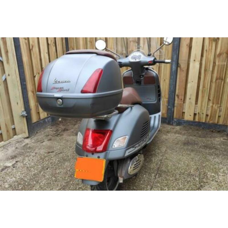Vespa 300GTS overcompleet