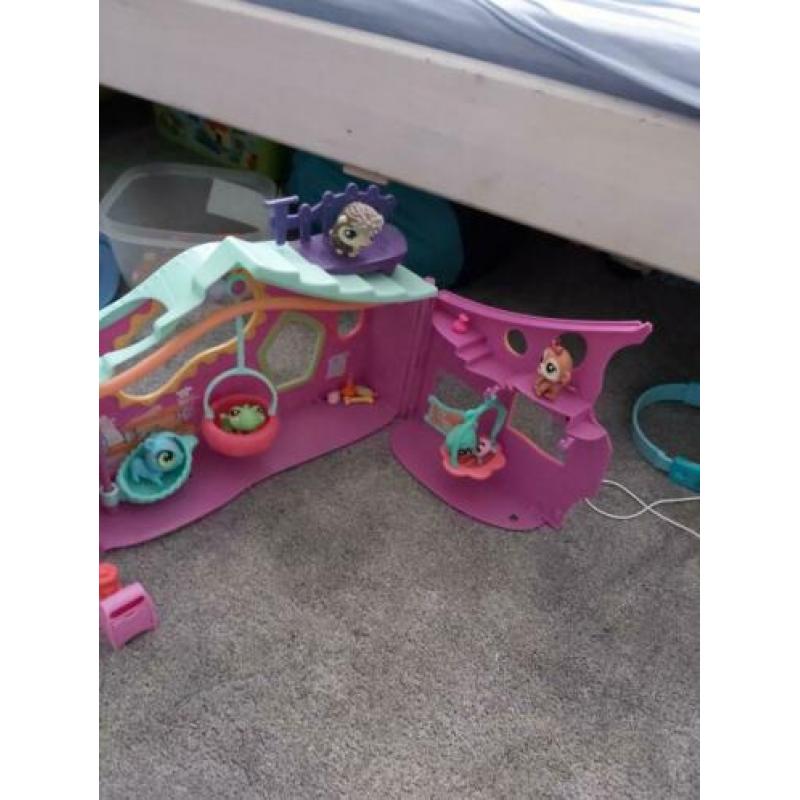 Pet shop club huis