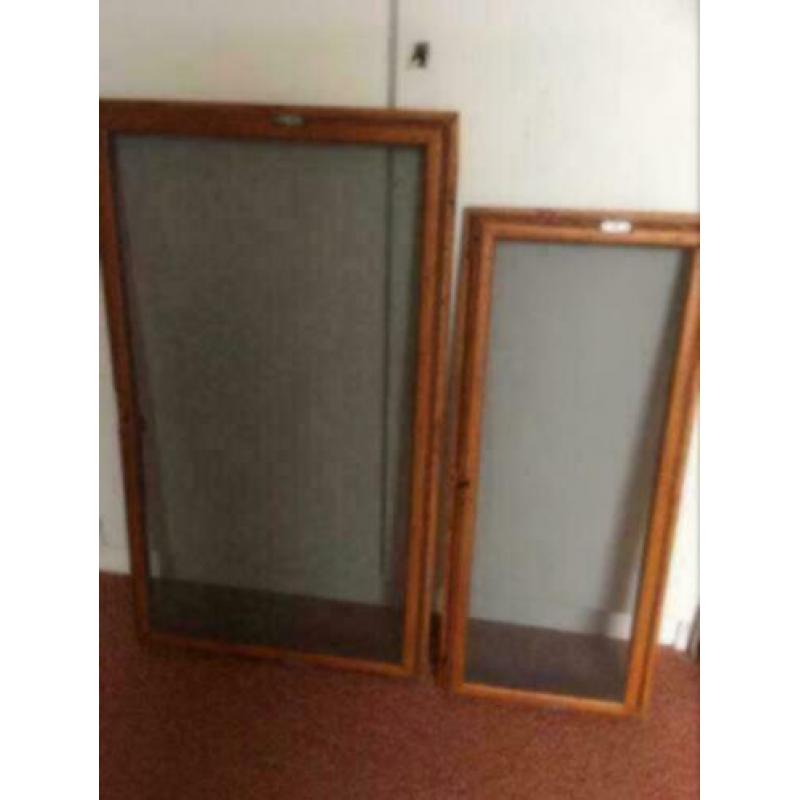 2 Houten horren voor op klapramen