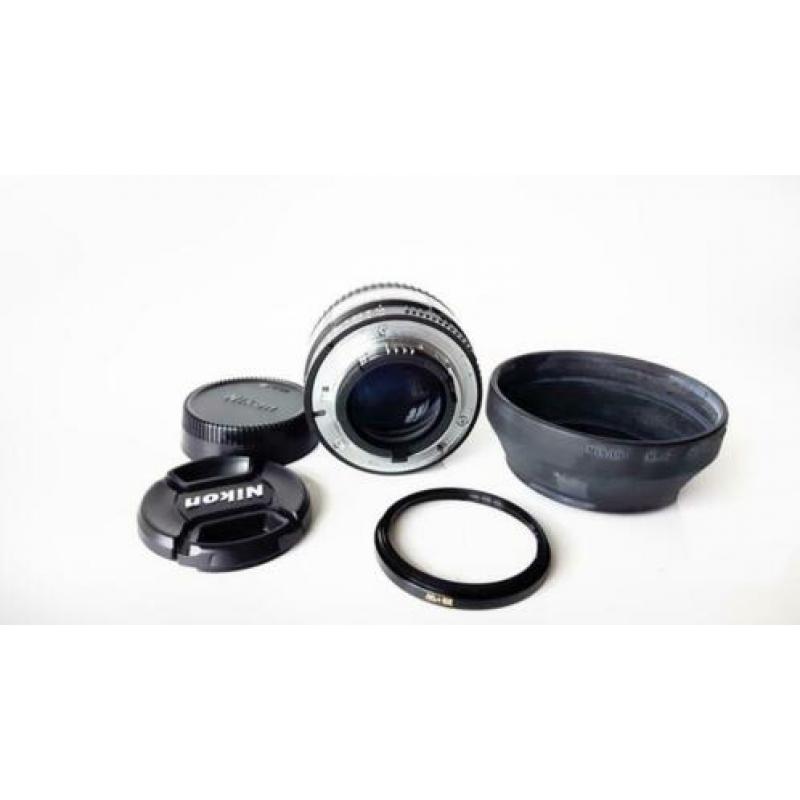 nikon AF-50 mm 1.4D.+ UV filter+zonnekap. Nooit gebruikt.