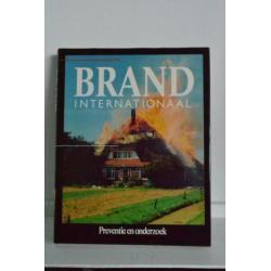 5 Boeken in 1 serie "Brand Internationaal" compleet