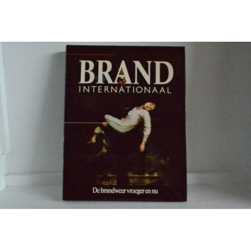 5 Boeken in 1 serie "Brand Internationaal" compleet