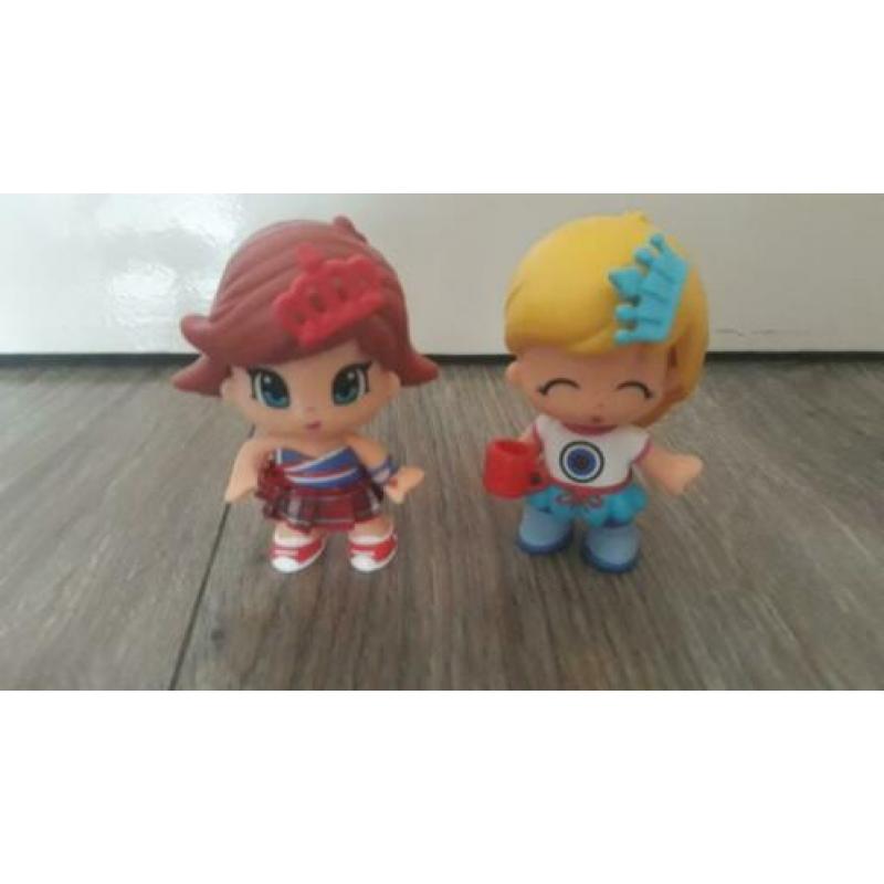 2 Pinypon poppetjes met accessoires (Engeland)