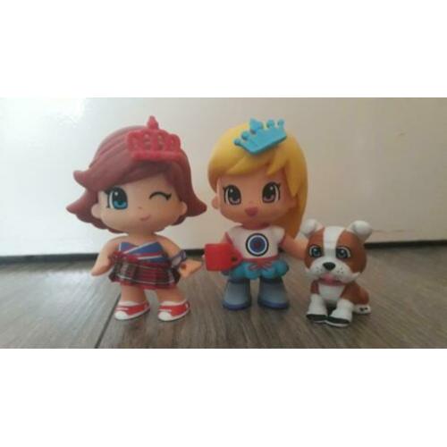 2 Pinypon poppetjes met accessoires (Engeland)
