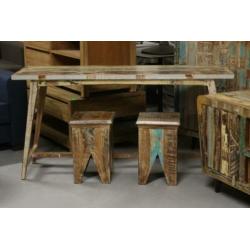 Leuk gekleurd houten bureau / sidetable + 2 krukjes India