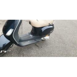 Te koop vespa t 2zonder kenteken hij rijdt perfect