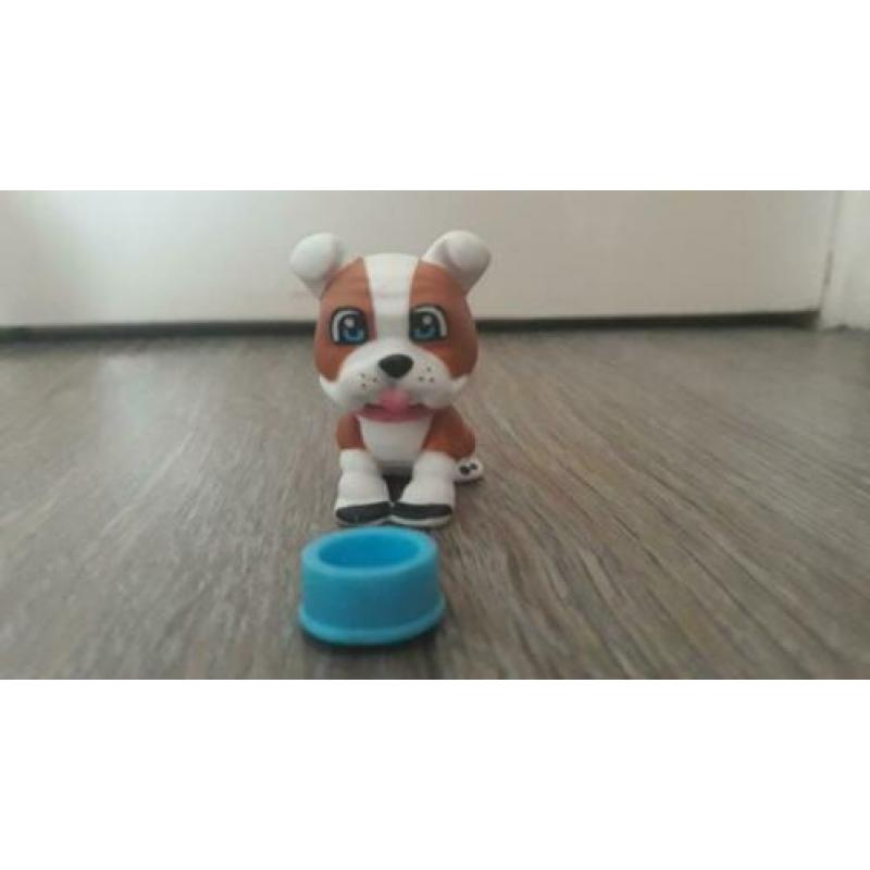 2 Pinypon poppetjes met accessoires (Engeland)