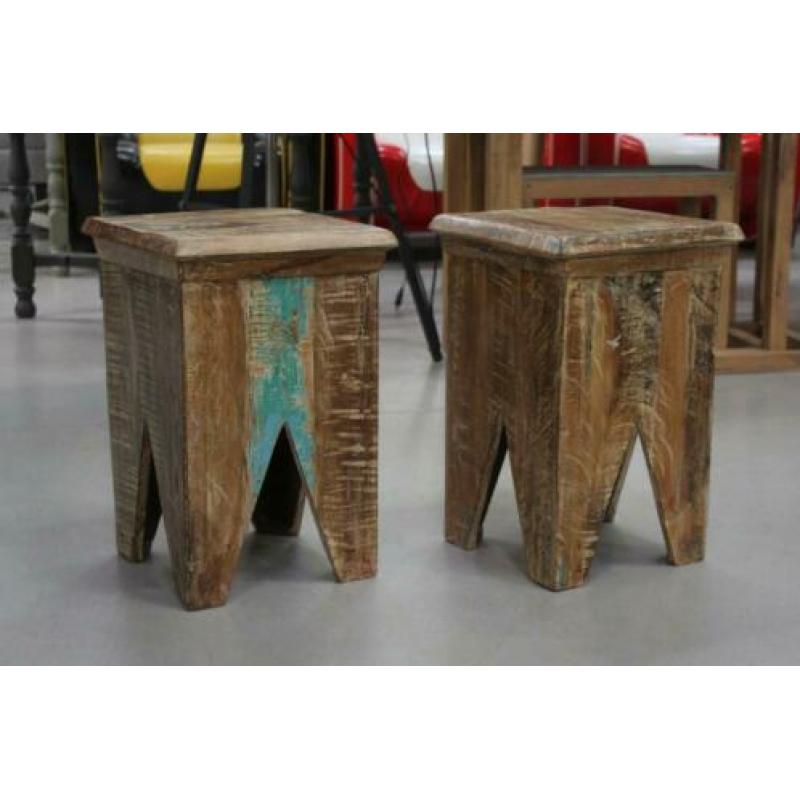 Leuk gekleurd houten bureau / sidetable + 2 krukjes India