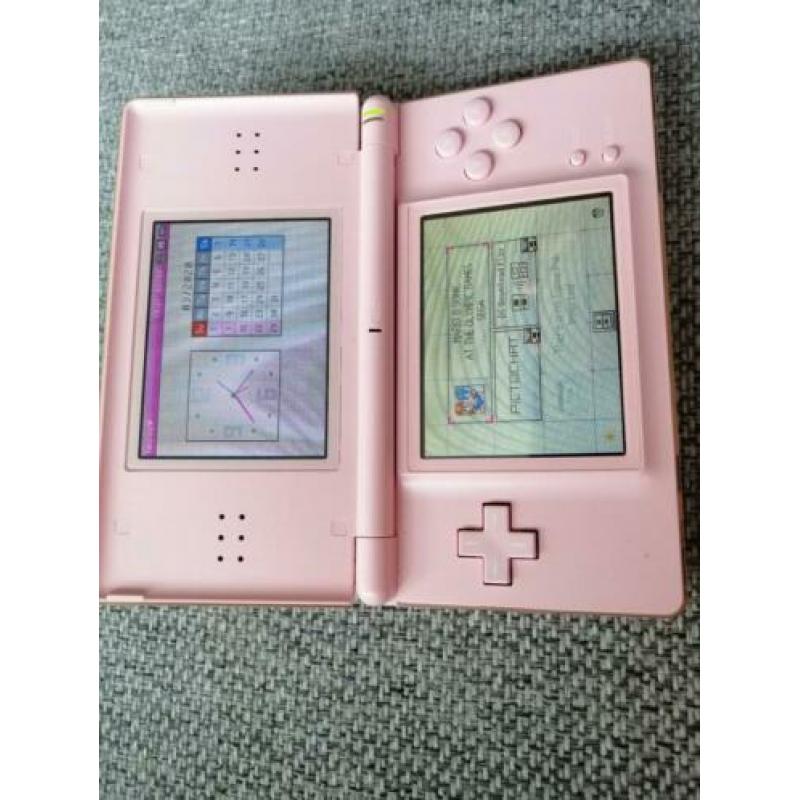Nintendo DS Lite Roze met 8 spellen en accessoires