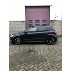 Volkswagen Polo Highline R Line 1.2 TSI DSG 2012 Zwart