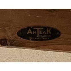 Oude teak salon tafel.