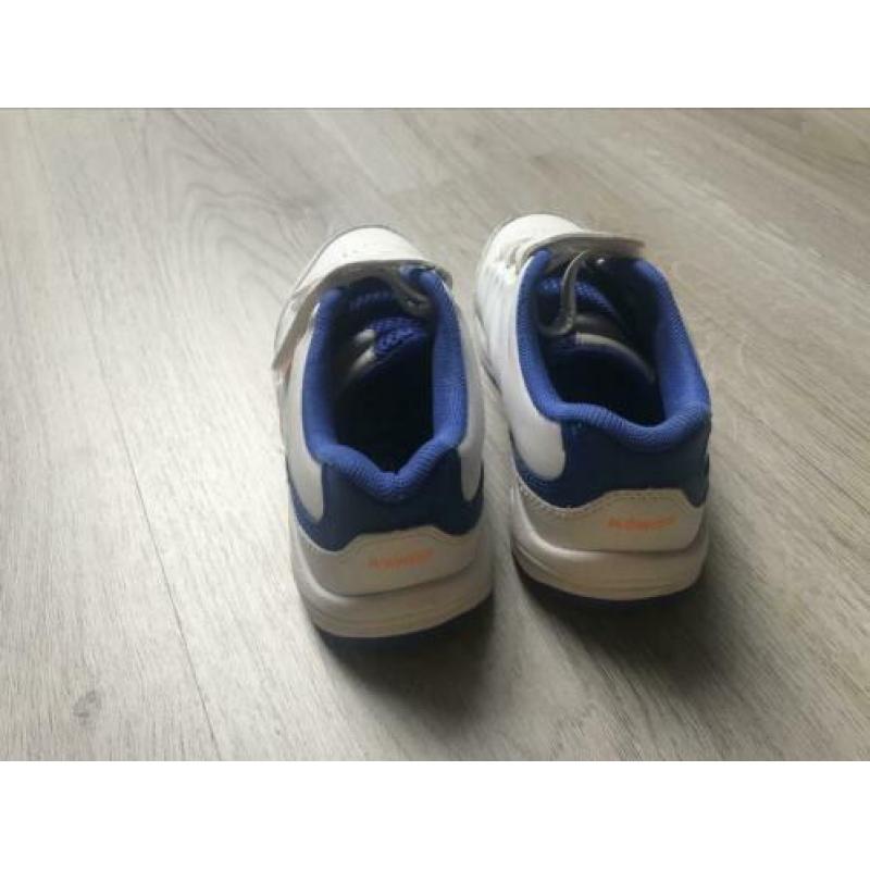 Tennisschoenen maat 33