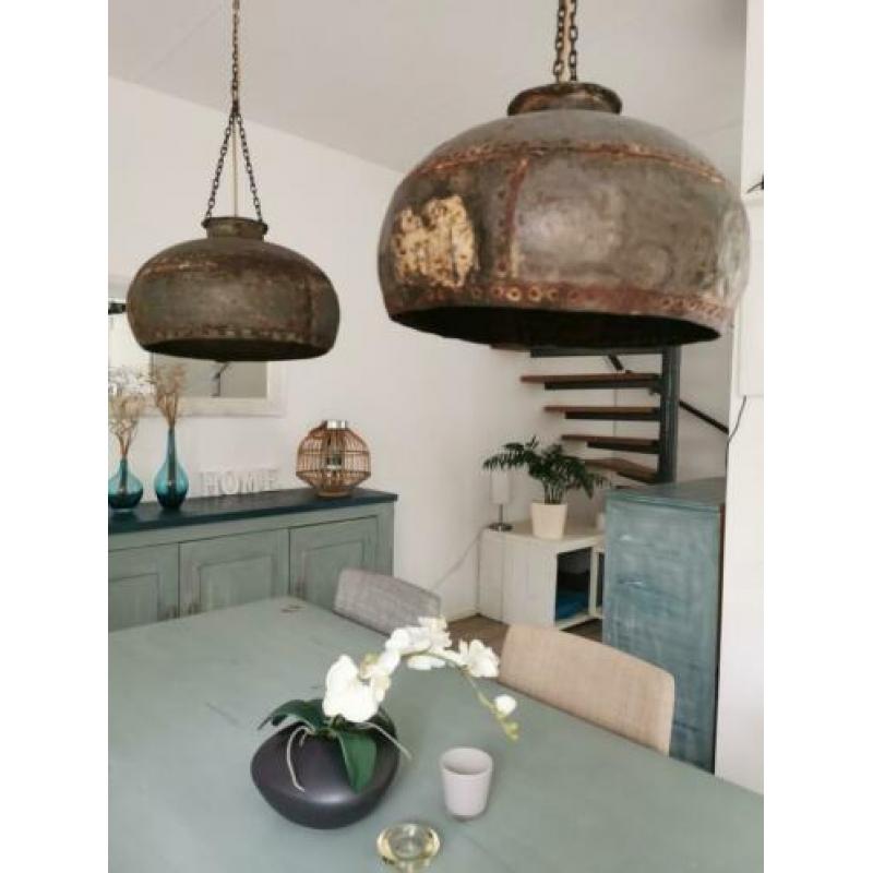Hanglamp(en) van oude waterkannen