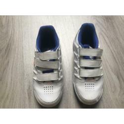 Tennisschoenen maat 33