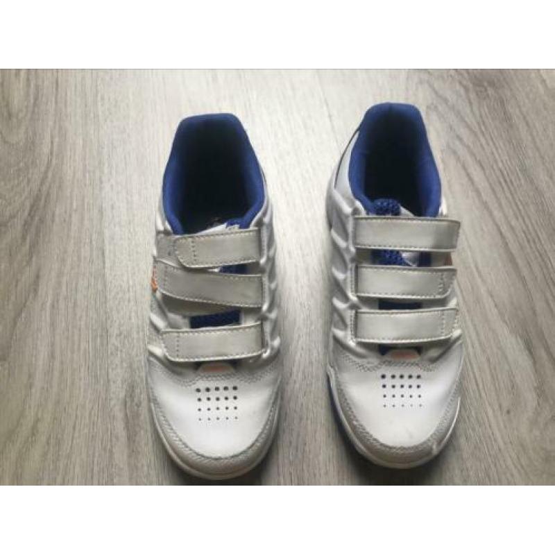 Tennisschoenen maat 33