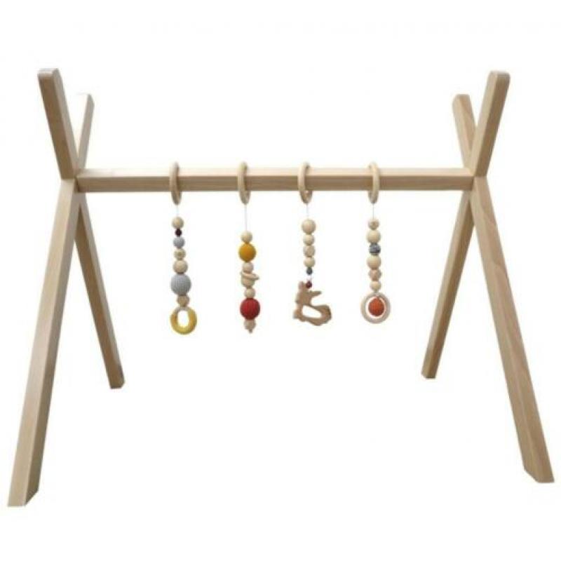 Houten babygym standaard gehaakt speelgoed roest oker grijs