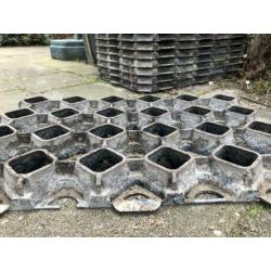 Grindplaten, 40x60 cm, 44 stuks gratis af te halen