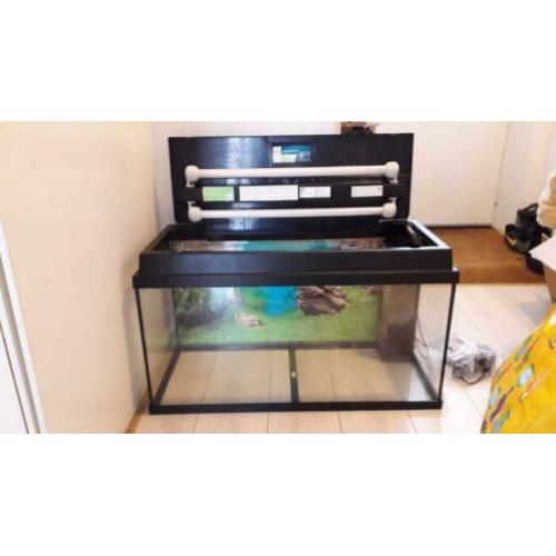 Aquarium met pomp