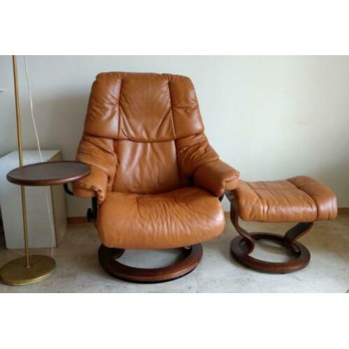 Leren draaistoel, verstelbaar, kleur cognac met tafel