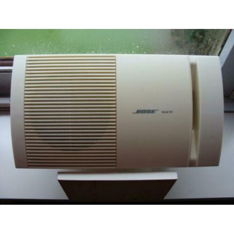 Bose speakers. Centre speaker VS100 en 2 speakers model 100