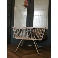 Vintage rotan wieg / Rohé Noordwolde Boho babywieg / retro