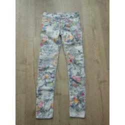 Cars broek met bloemen en vogels maat 16 0f 36
